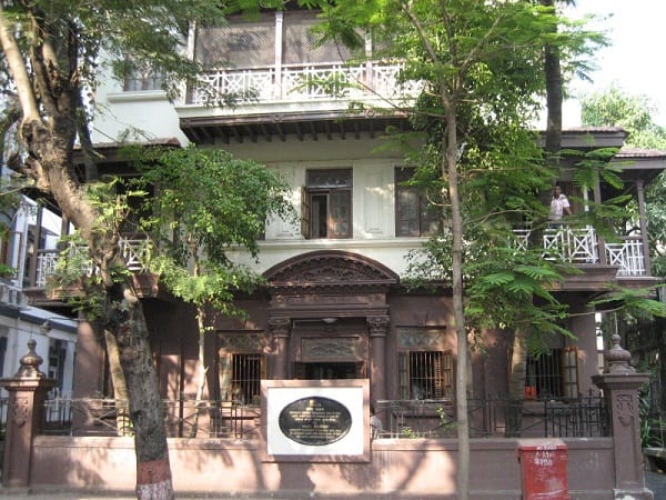 La casa Mani Bhavan.